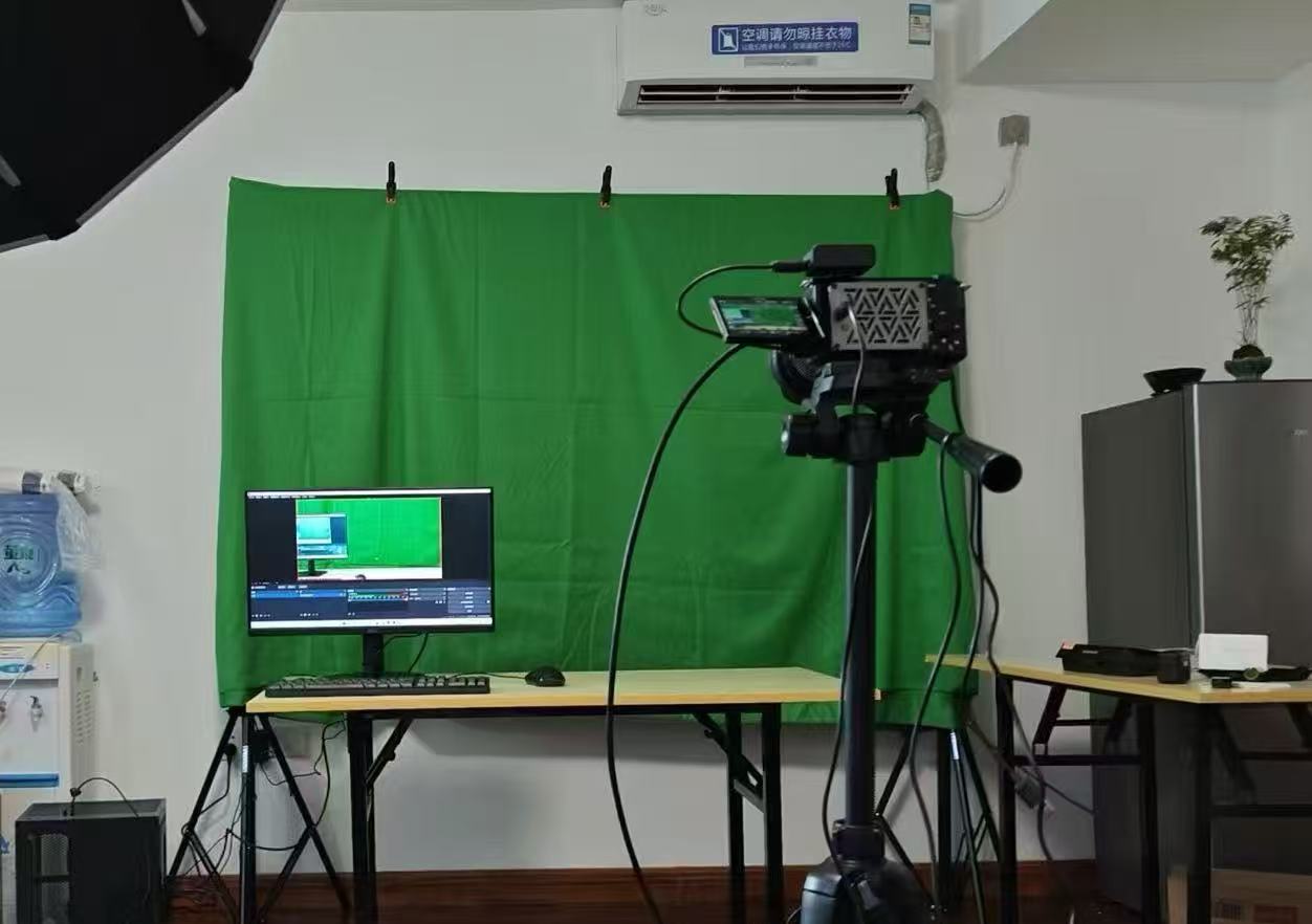 2024年  开启网络直播+互联网教学模式